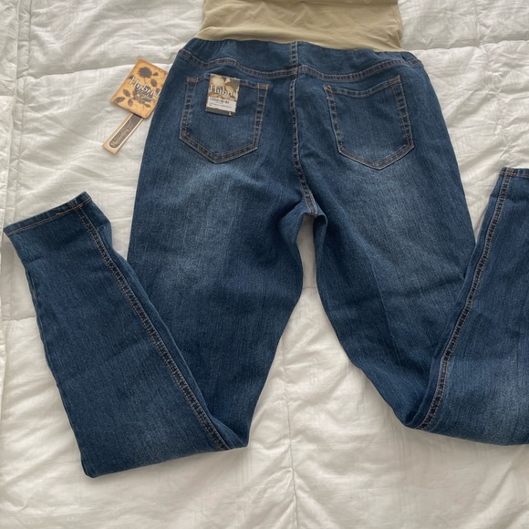 NWT maternity jeans - Picture 4 of 5
